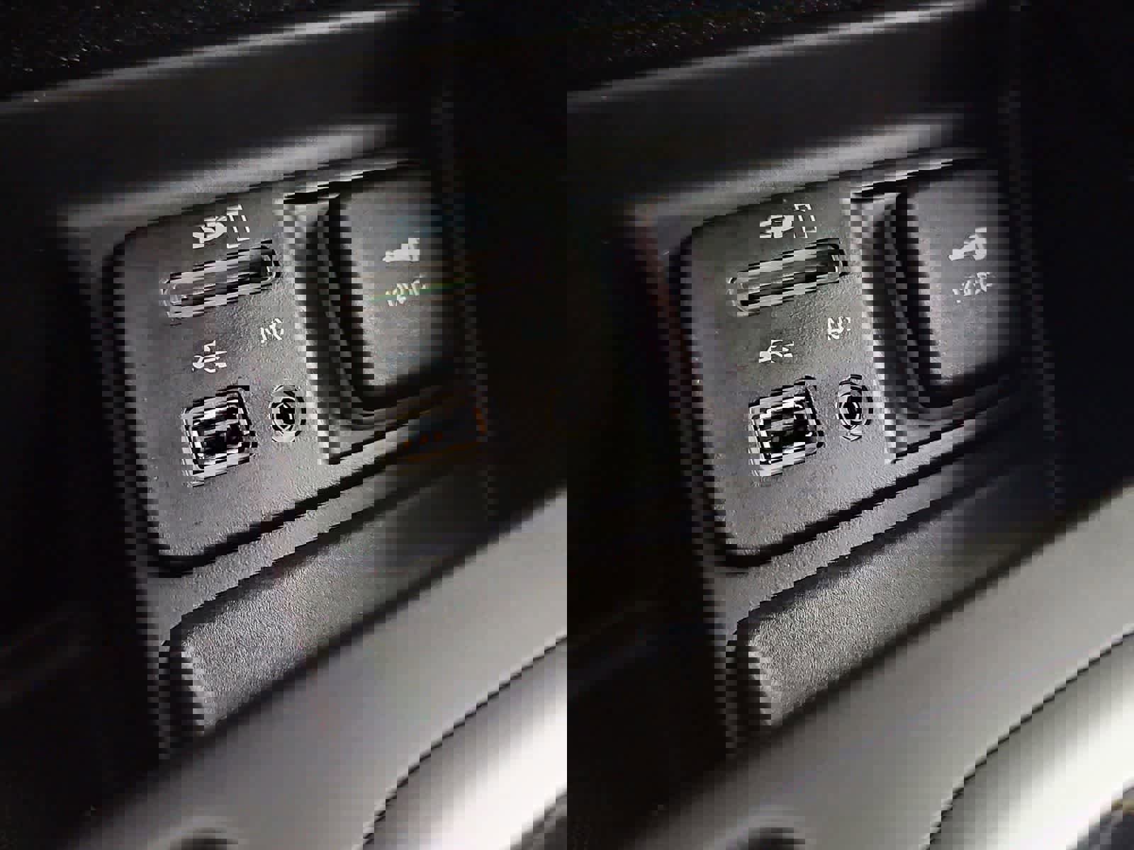 Used 2018 Jeep Cherokee Latitude Plus w/ Comfort/Convenience Group image 30