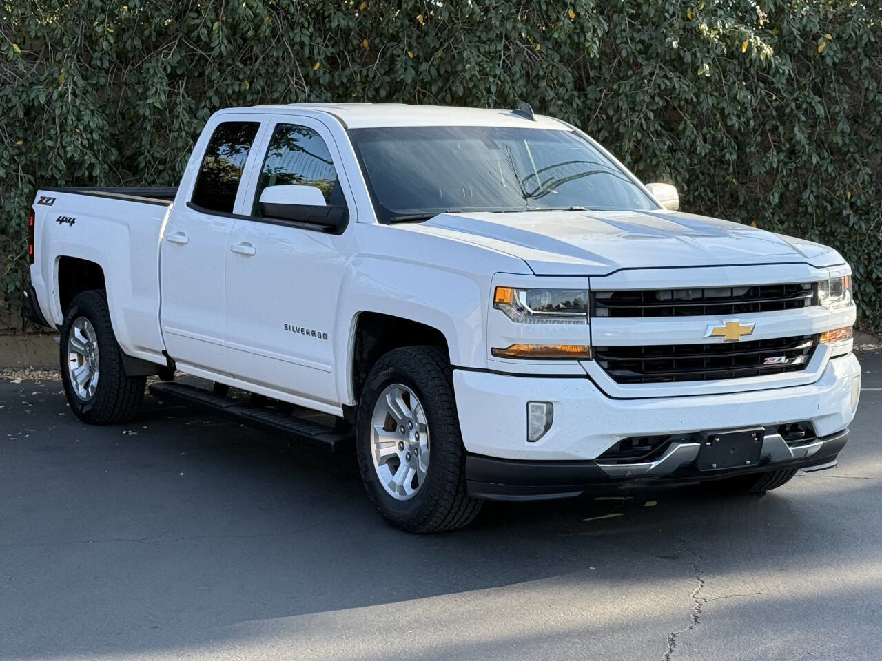 Used 2017 Chevrolet Silverado 1500 LT image 3
