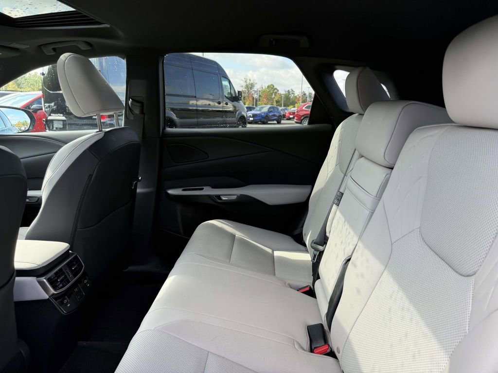 Used 2024 Lexus RX 350 Premium image 19