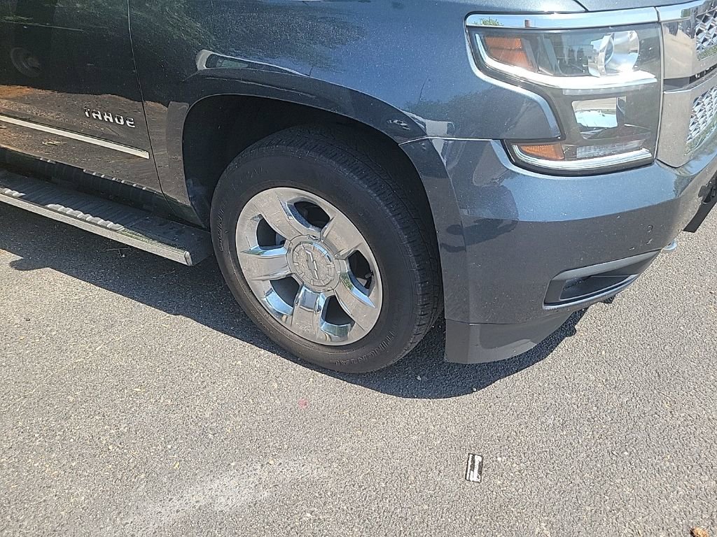 Used 2019 Chevrolet Tahoe LT w/ LT Signature Package AWD/4WD image 5