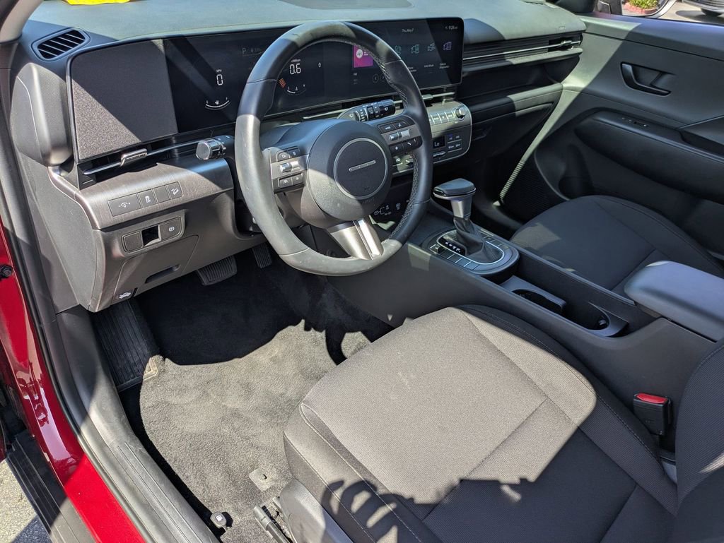 Used 2025 Hyundai Kona SEL FWD image 17