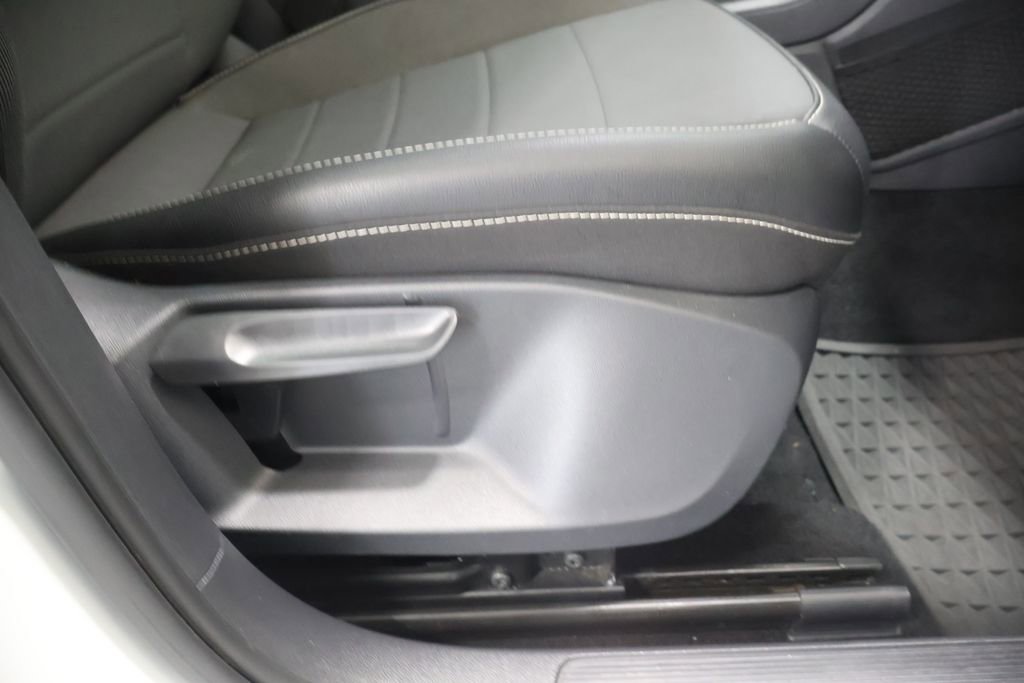 Used 2022 Volkswagen Taos SE w/ Panoramic Sunroof Package image 22