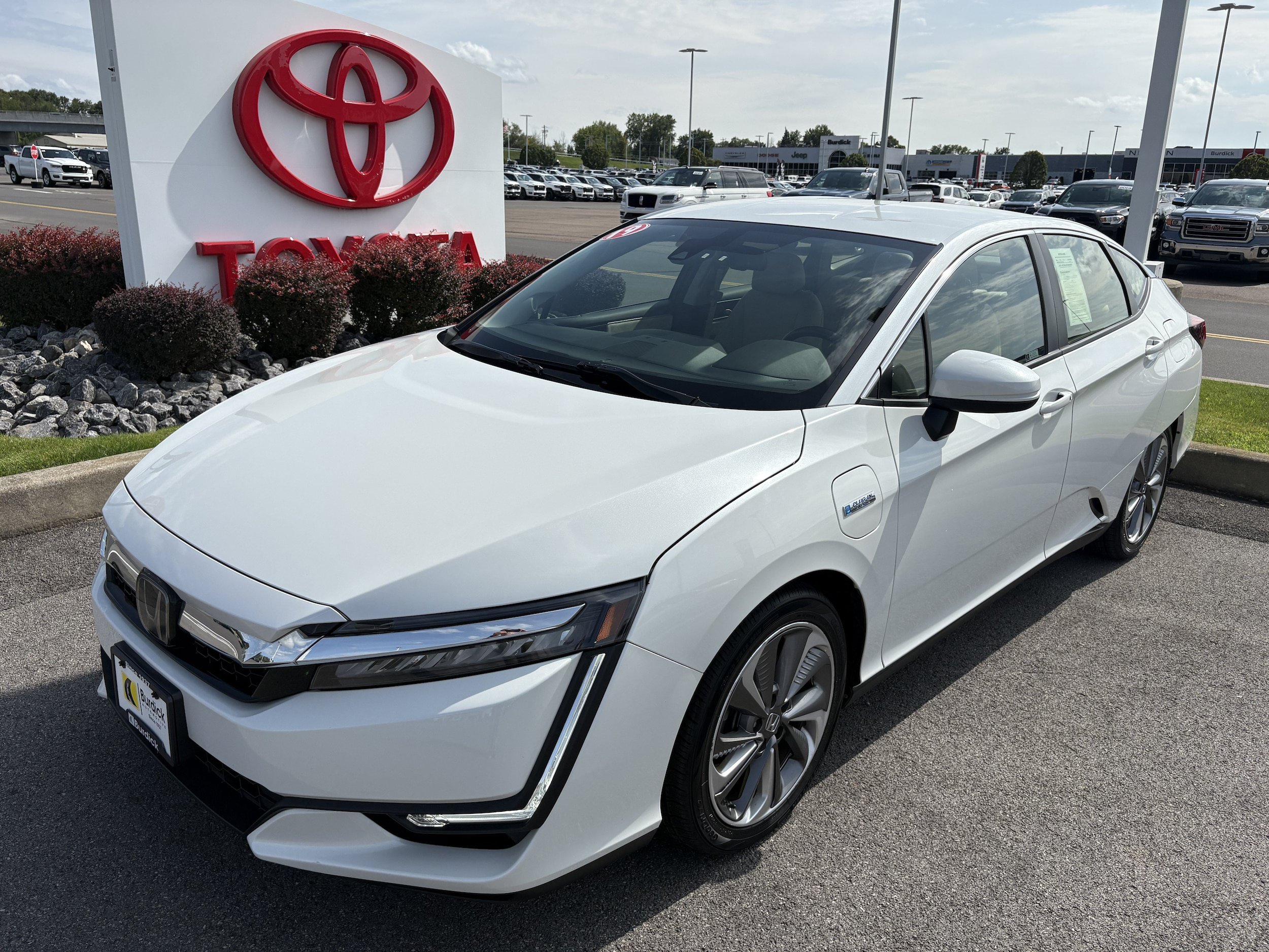Used 2019 Honda Clarity Touring image 1