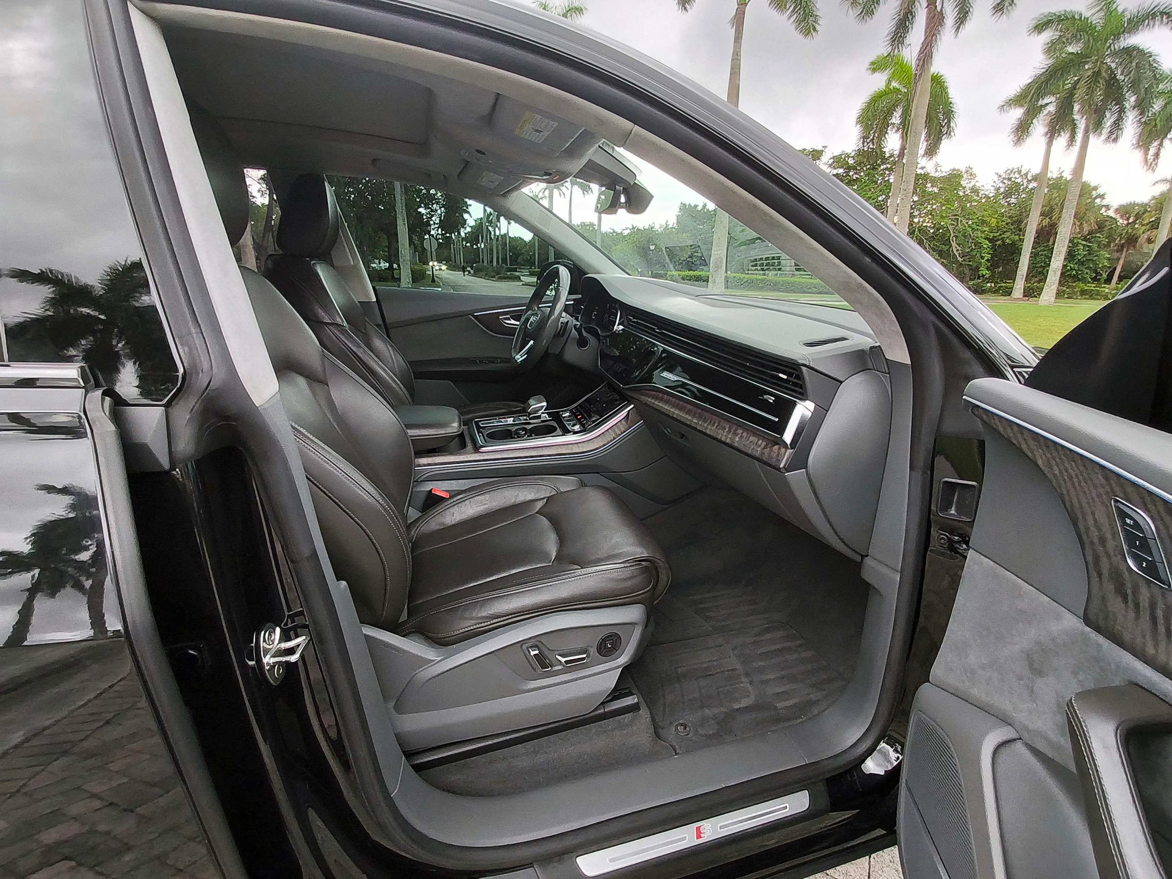 Used 2020 Audi Q8 Prestige w/ Prestige Package AWD/4WD image 42