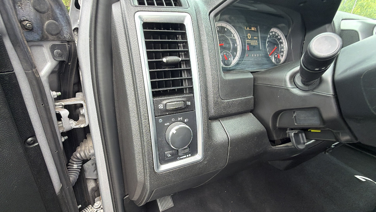 Used 2024 RAM 1500 Warlock RWD image 24