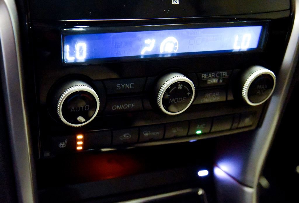 Used 2021 Subaru Ascent Limited w/ Technology Package image 24