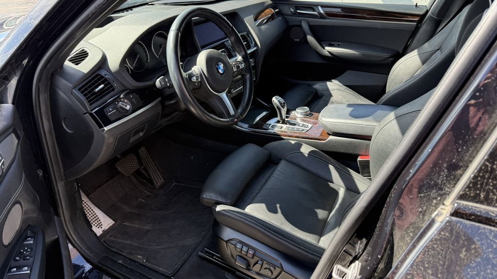 Used 2017 BMW X3 xDrive28i image 3