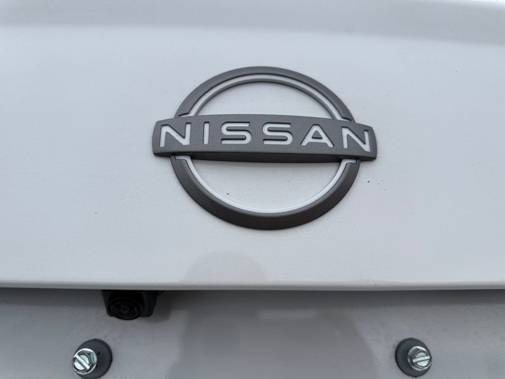 New 2025 Nissan Versa SV w/ Trunk Package FWD image 17