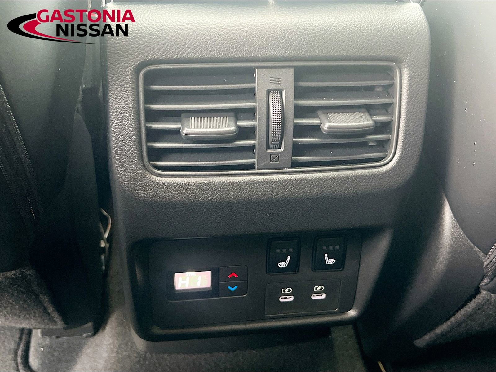 Used 2026 Nissan Rogue Platinum w/ Platinum Premium Package image 35