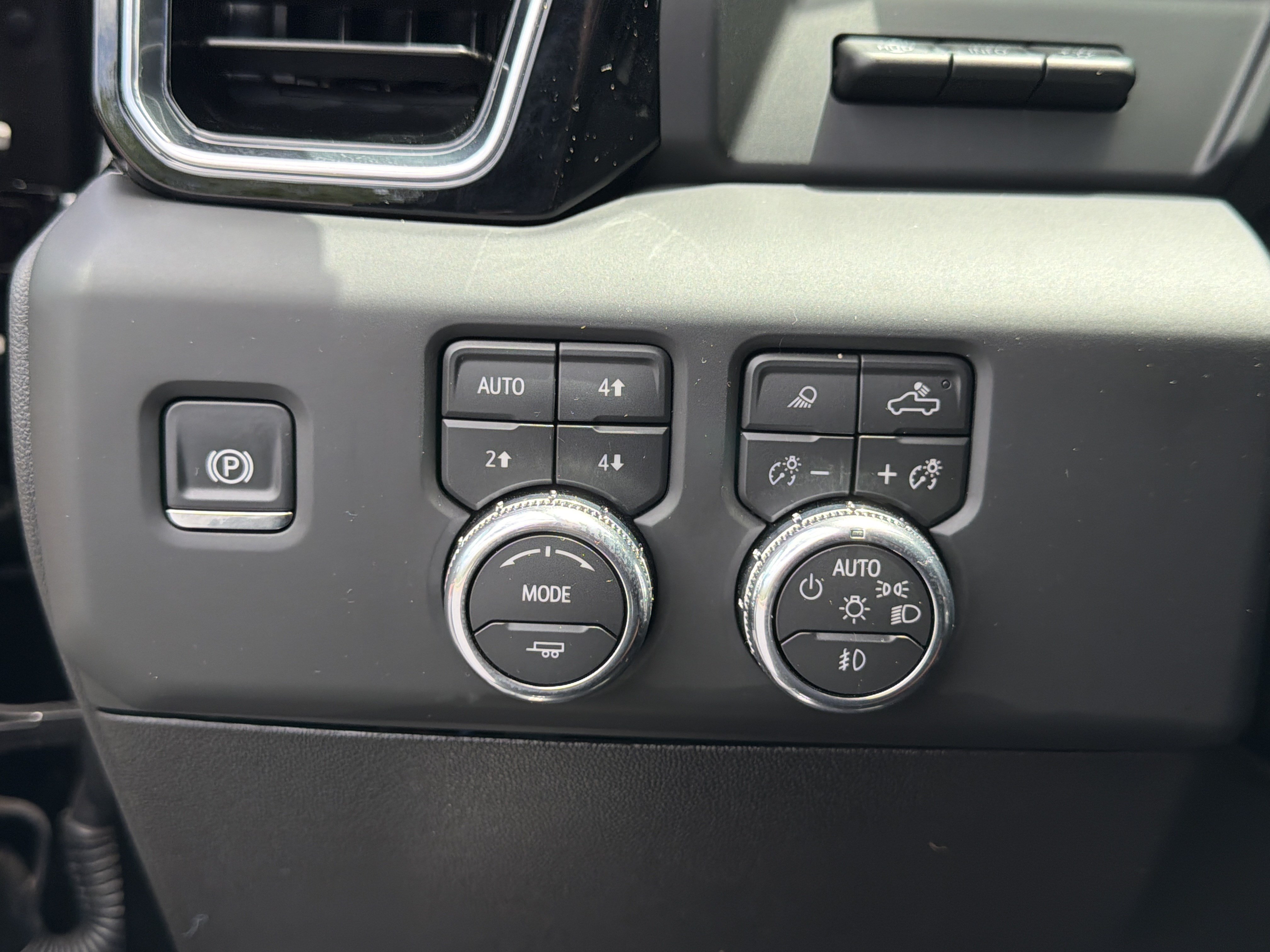 Used 2026 GMC Sierra 2500 Denali Ultimate AWD/4WD image 30