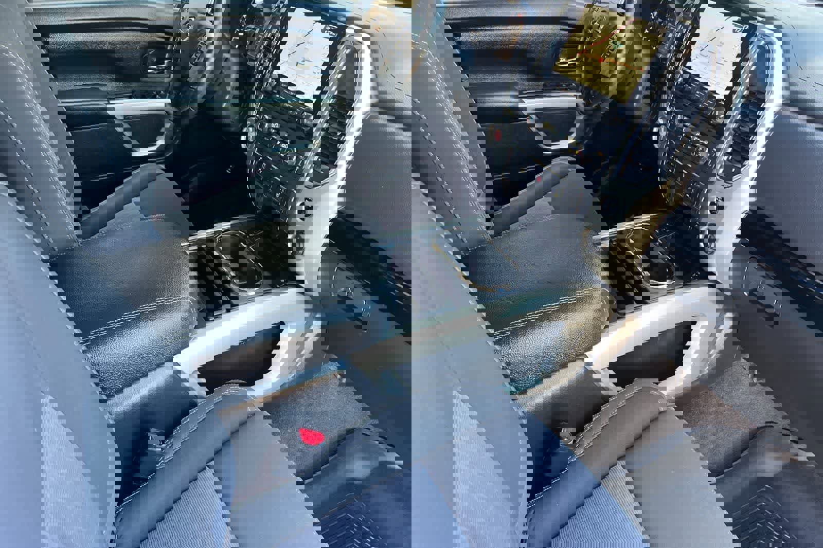 Certified 2021 Nissan Titan SV w/ SV Convenience Package image 18