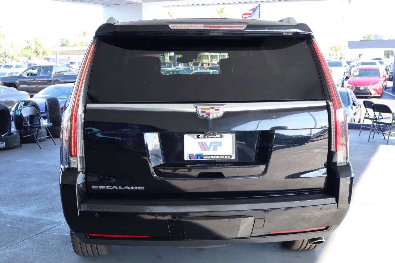 Used 2018 Cadillac Escalade Luxury RWD image 6