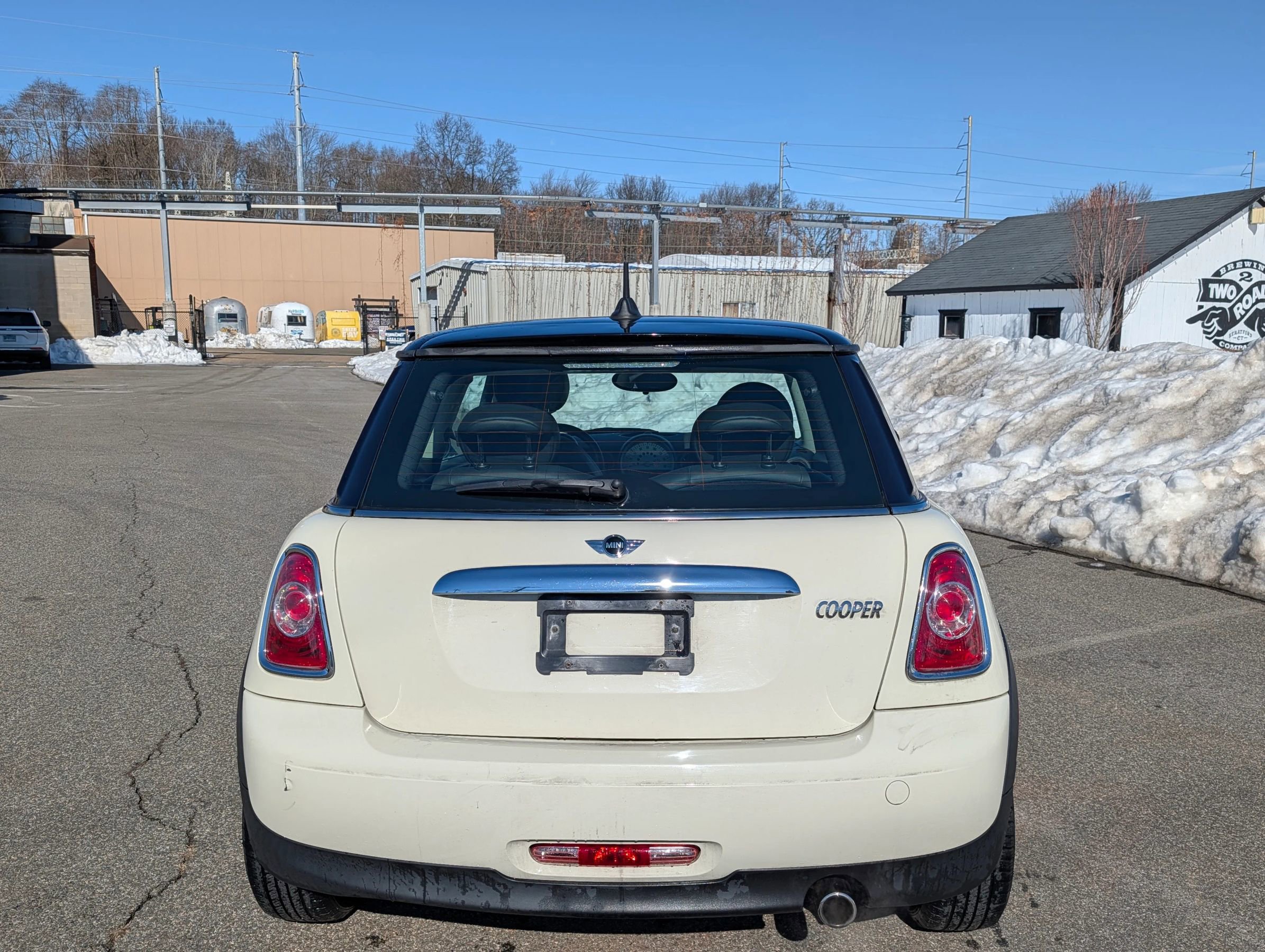 Used 2011 MINI Cooper Hardtop image 3