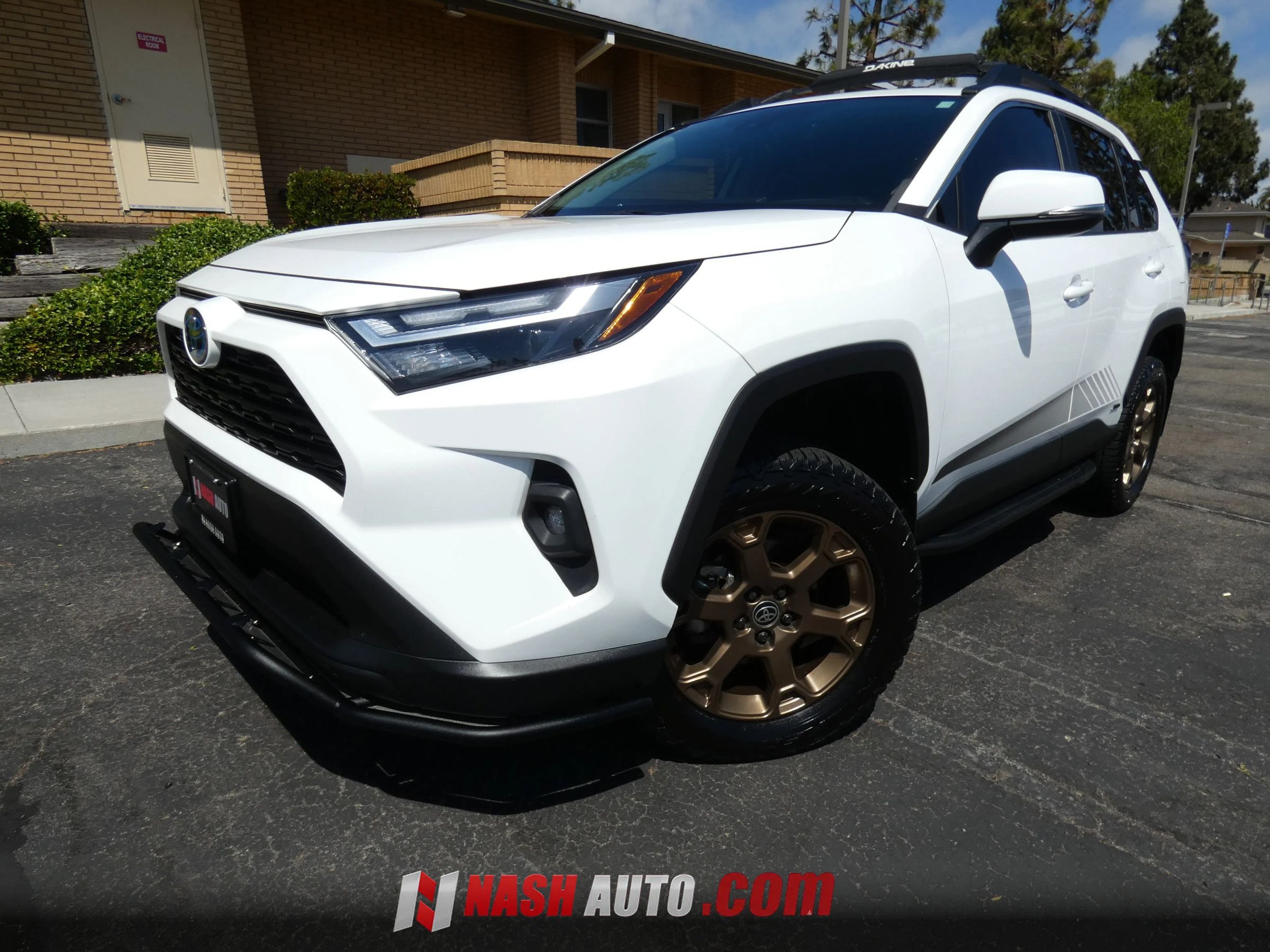 Used 2023 Toyota RAV4 AWD Hybrid image 15