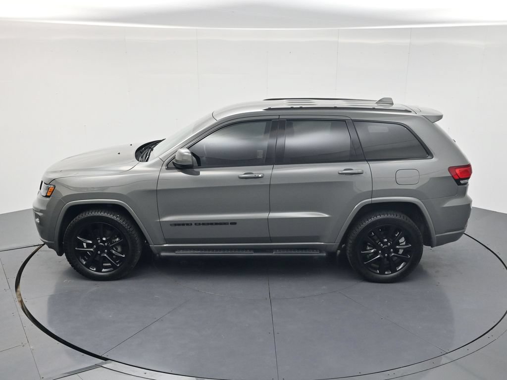 Used 2022 Jeep Grand Cherokee Laredo X AWD/4WD image 43