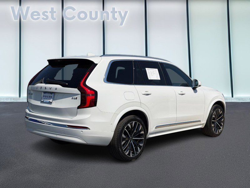 Certified 2025 Volvo XC90 B6 Plus AWD/4WD image 4