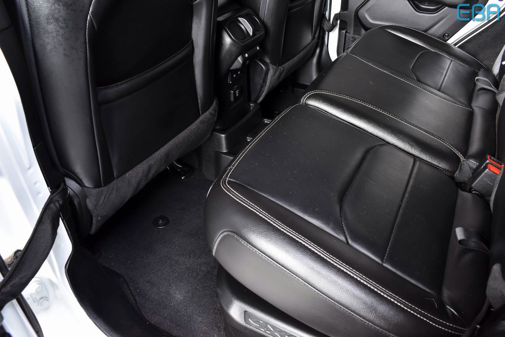 Used 2023 Jeep Wrangler Unlimited Sahara w/ Cold Weather Group image 20