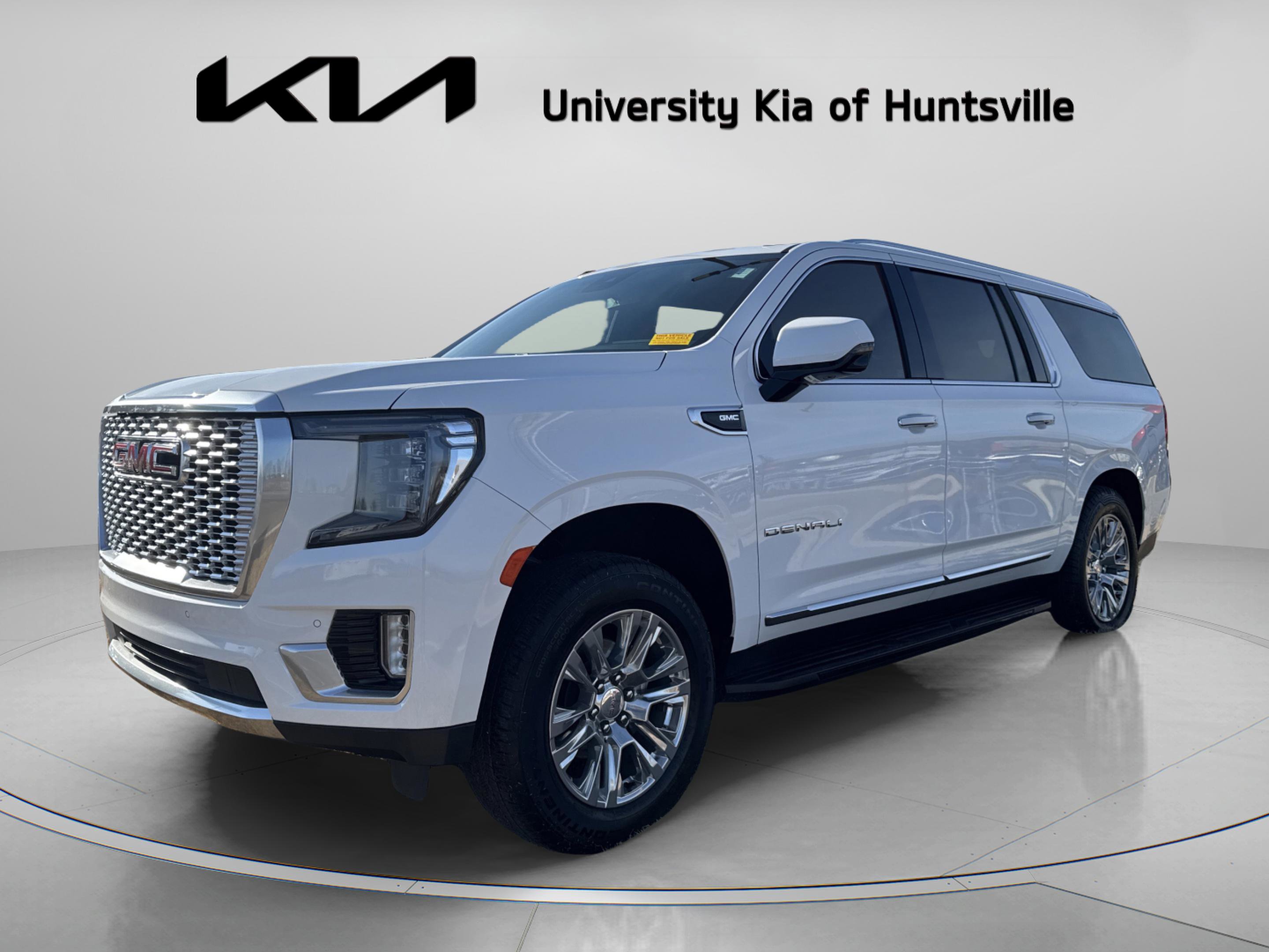 Used 2024 GMC Yukon XL Denali image 3