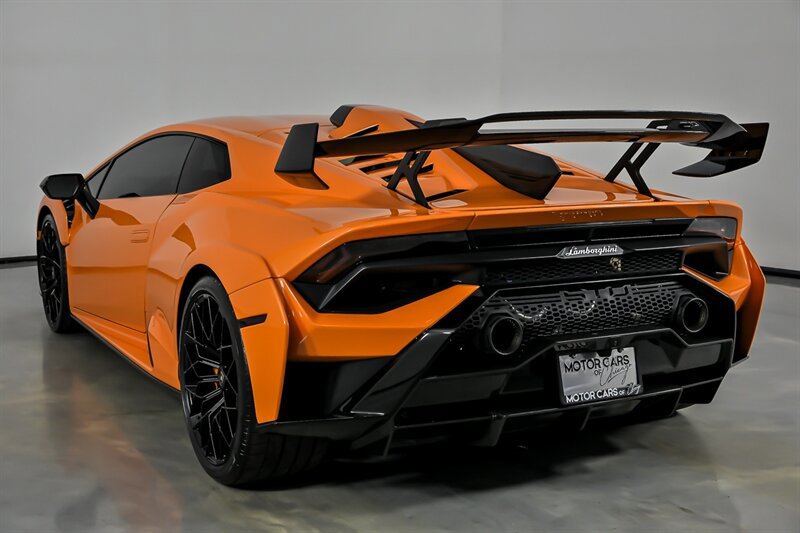 Used 2022 Lamborghini Huracan STO RWD image 12