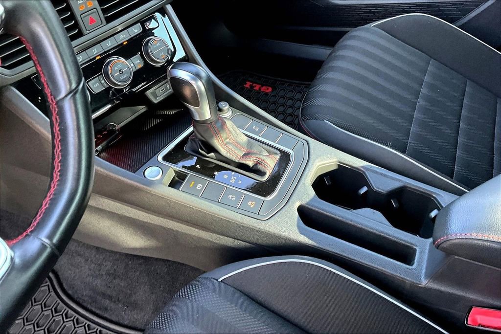 Used 2020 Volkswagen Jetta GLI image 18