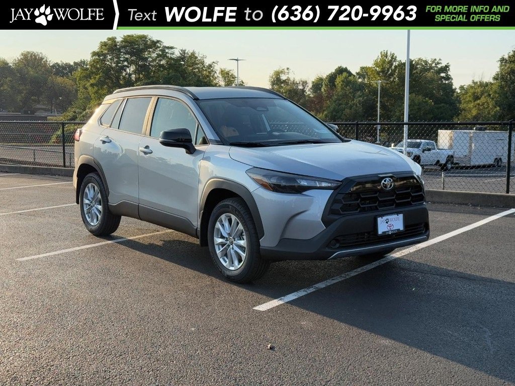 New 2026 Toyota Corolla Cross LE video 1