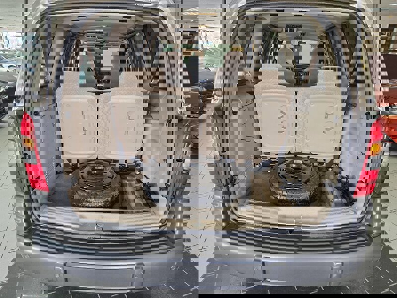 Used 2004 Pontiac Montana Extended w/ Convenience Package #1 image 18