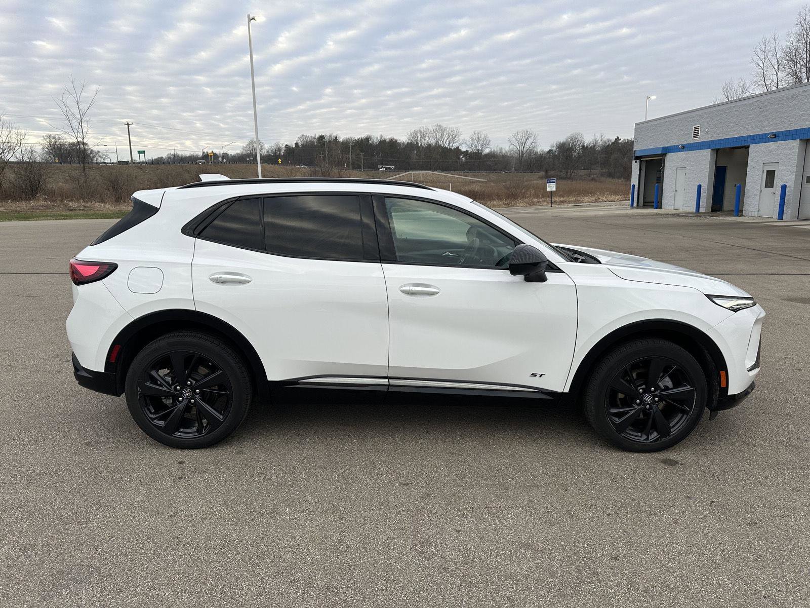 Used 2025 Buick Envision Sport Touring image 10