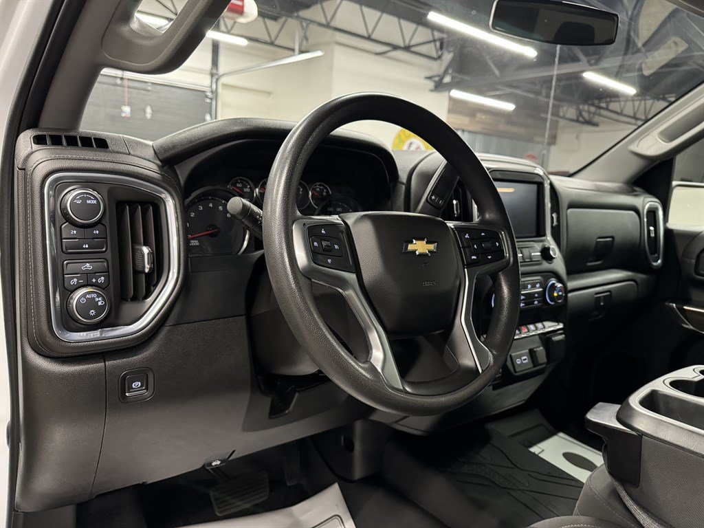 Used 2022 Chevrolet Silverado 2500 LT AWD/4WD image 23
