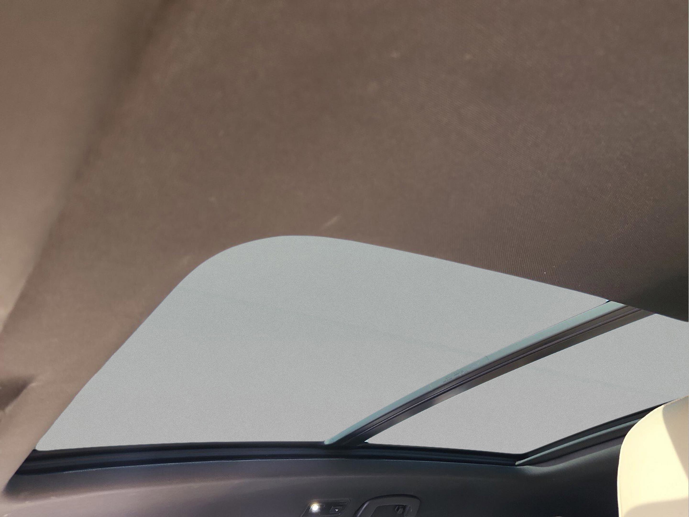 Used 2020 Volkswagen Atlas Cross Sport SE w/ Panoramic Sunroof Package image 14