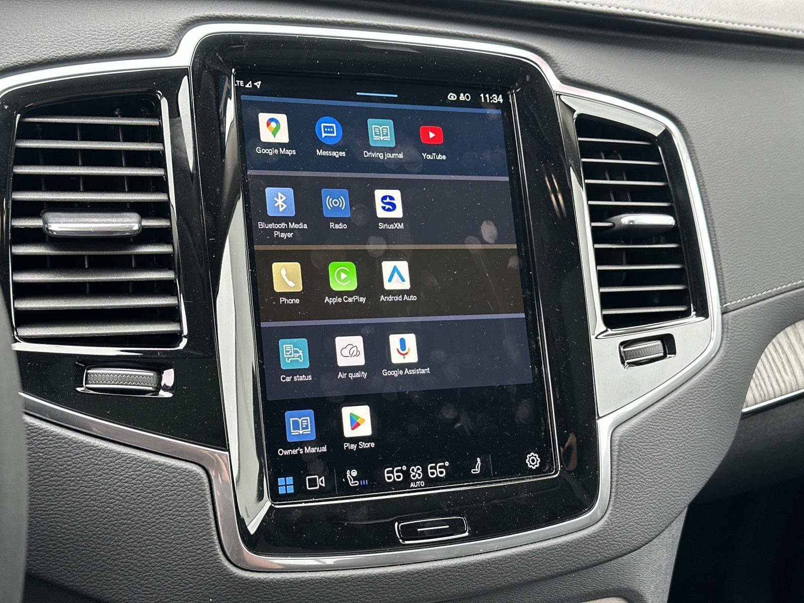 Certified 2024 Volvo XC90 B6 Ultimate w/ Lounge Package image 11