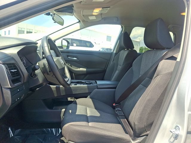 Used 2025 Nissan Rogue SV AWD/4WD image 13