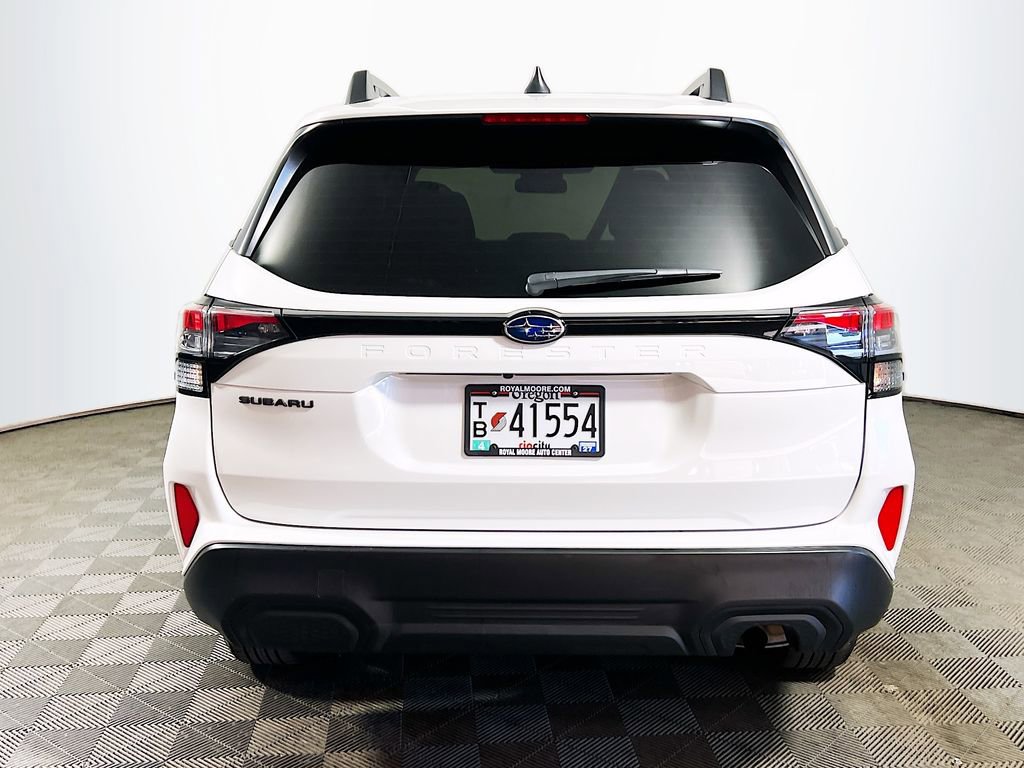 Used 2025 Subaru Forester Premium AWD/4WD image 6