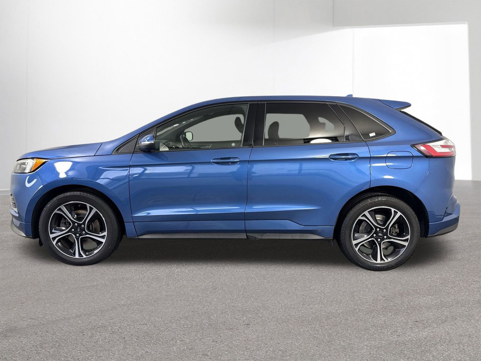 Used 2019 Ford Edge ST image 27