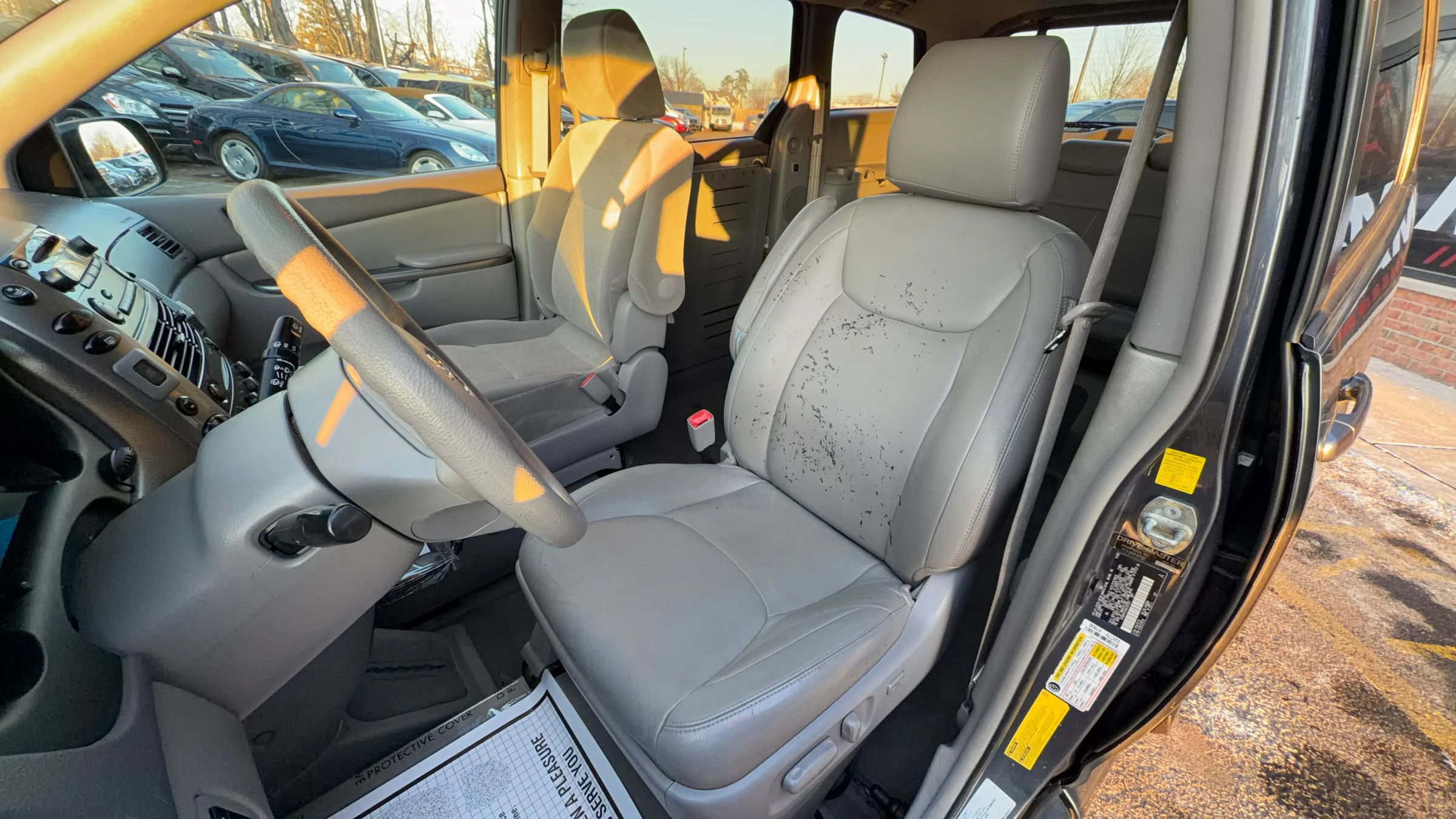 Used 2010 Toyota Sienna LE FWD image 18