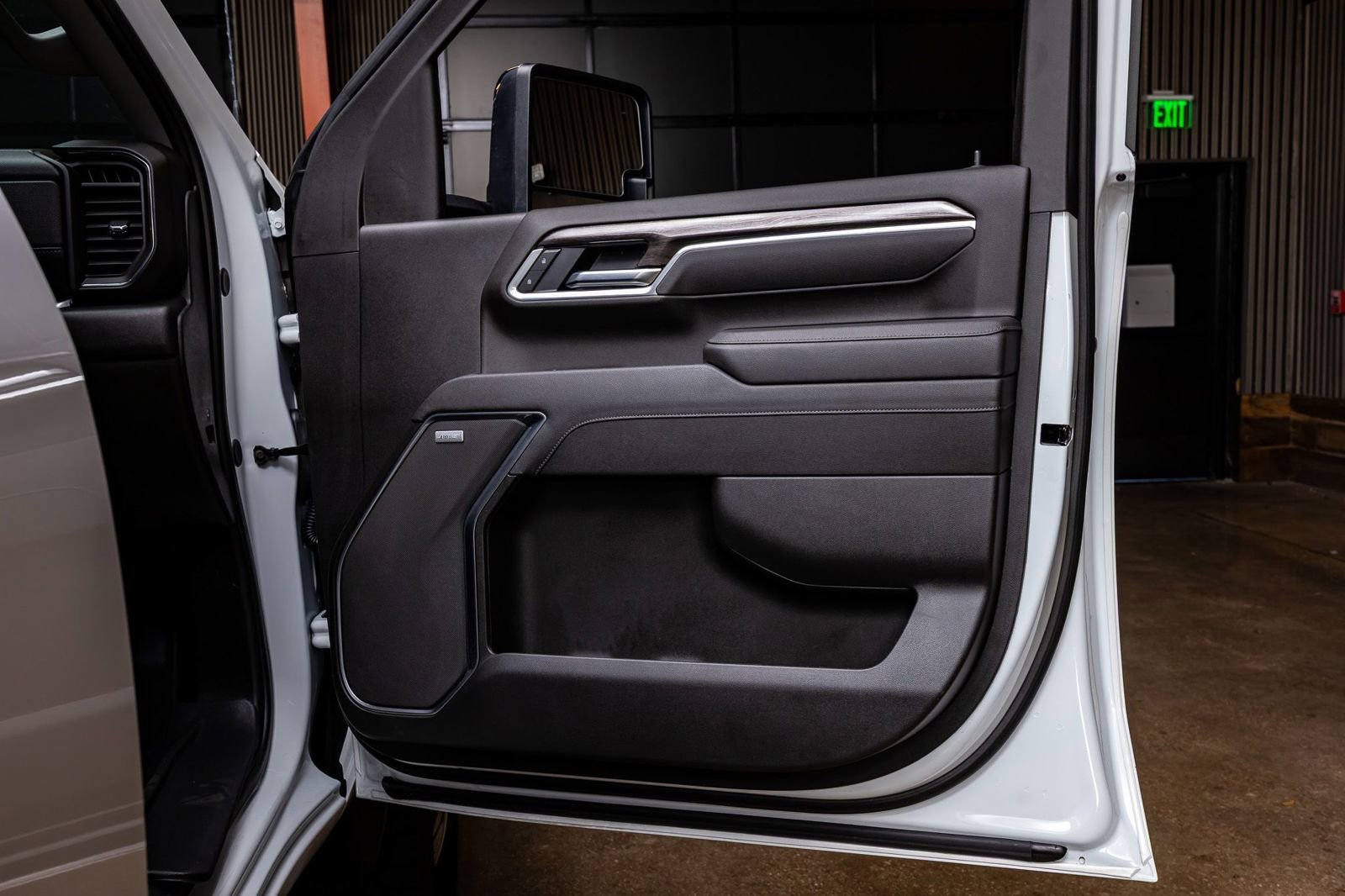 Used 2025 Chevrolet Silverado 3500 LTZ w/ LTZ Plus Package image 36