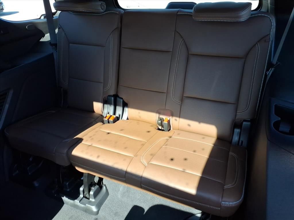Used 2023 Chevrolet Tahoe High Country AWD/4WD image 13