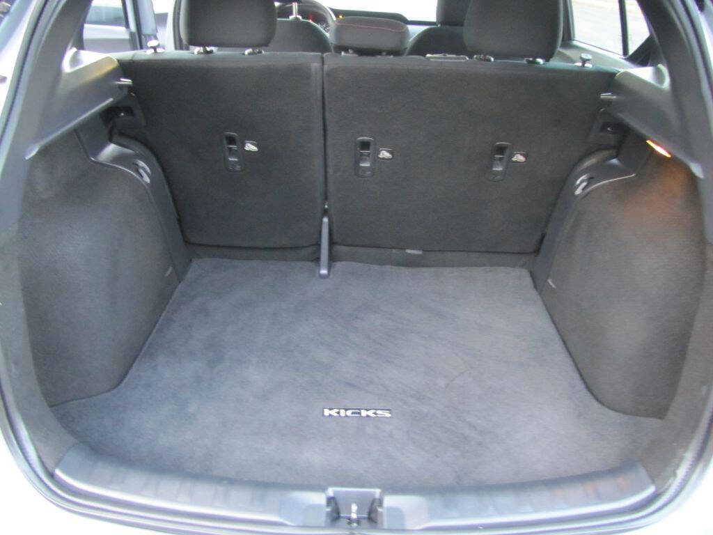 Used 2024 Nissan Kicks SR image 18