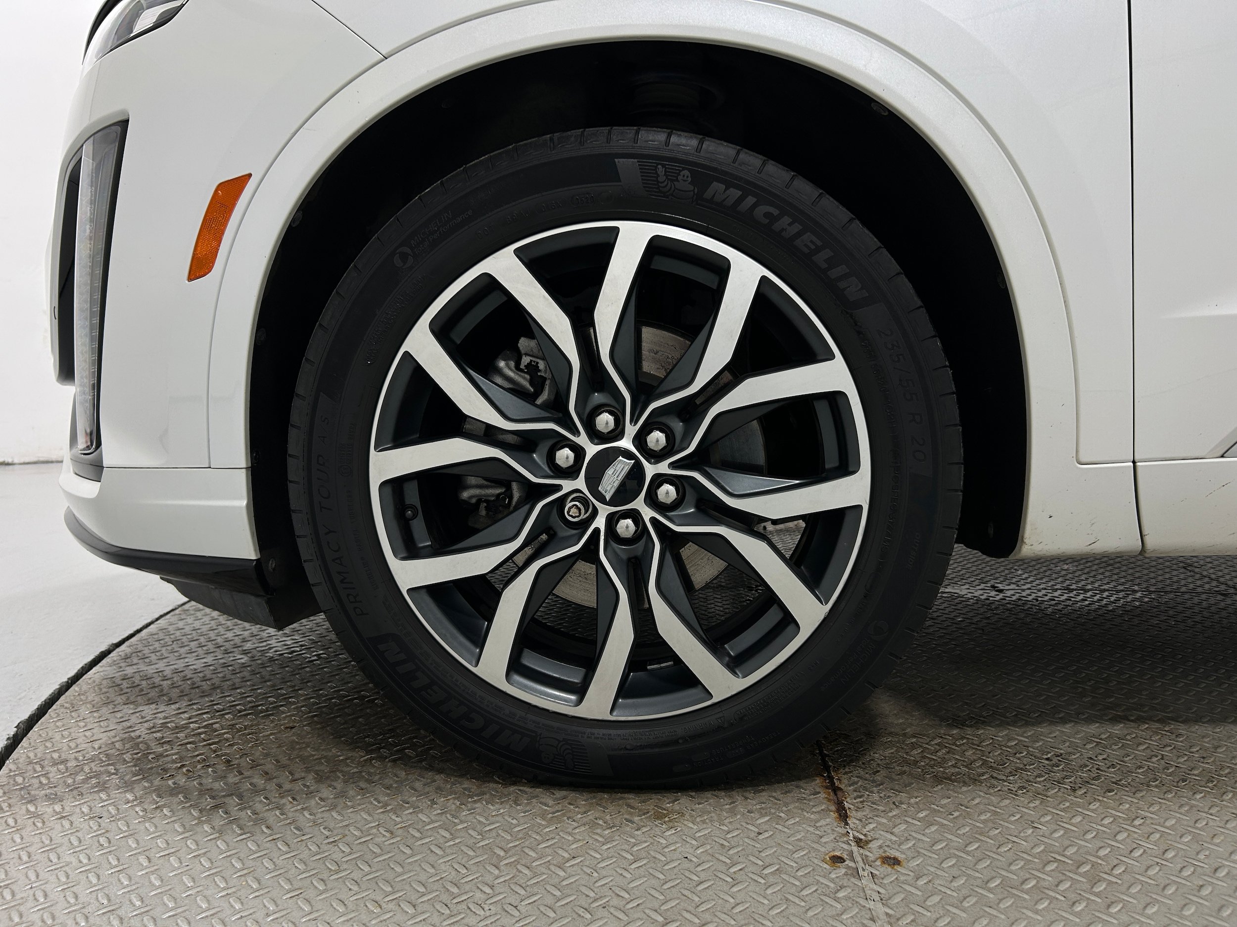 Used 2021 Cadillac XT6 Sport w/ LPO, Floor Liner Package AWD/4WD image 42