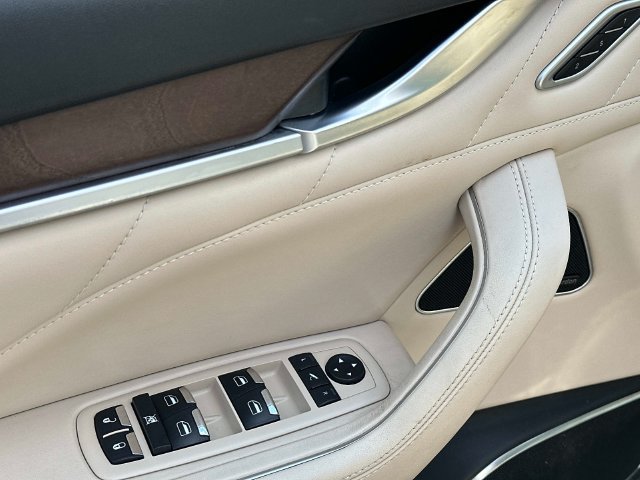 Used 2021 Maserati Levante GranLusso AWD/4WD image 15