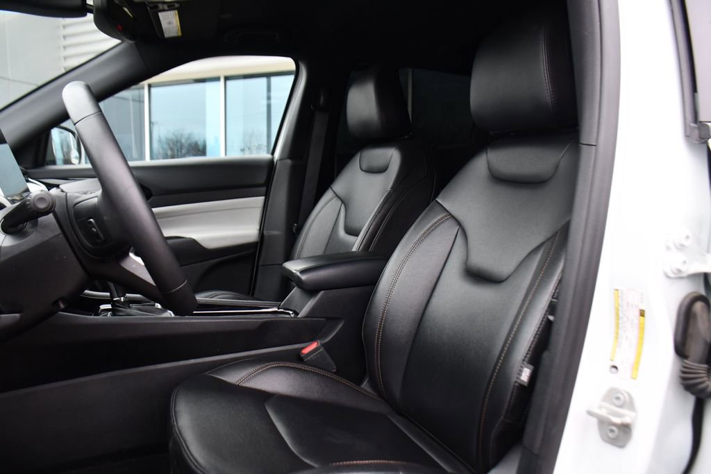 Used 2024 Jeep Compass Limited image 13