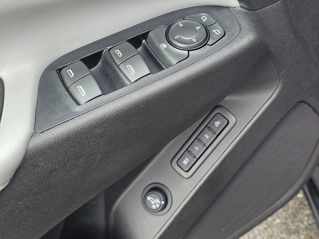 Used 2018 Chevrolet Equinox Premier image 23