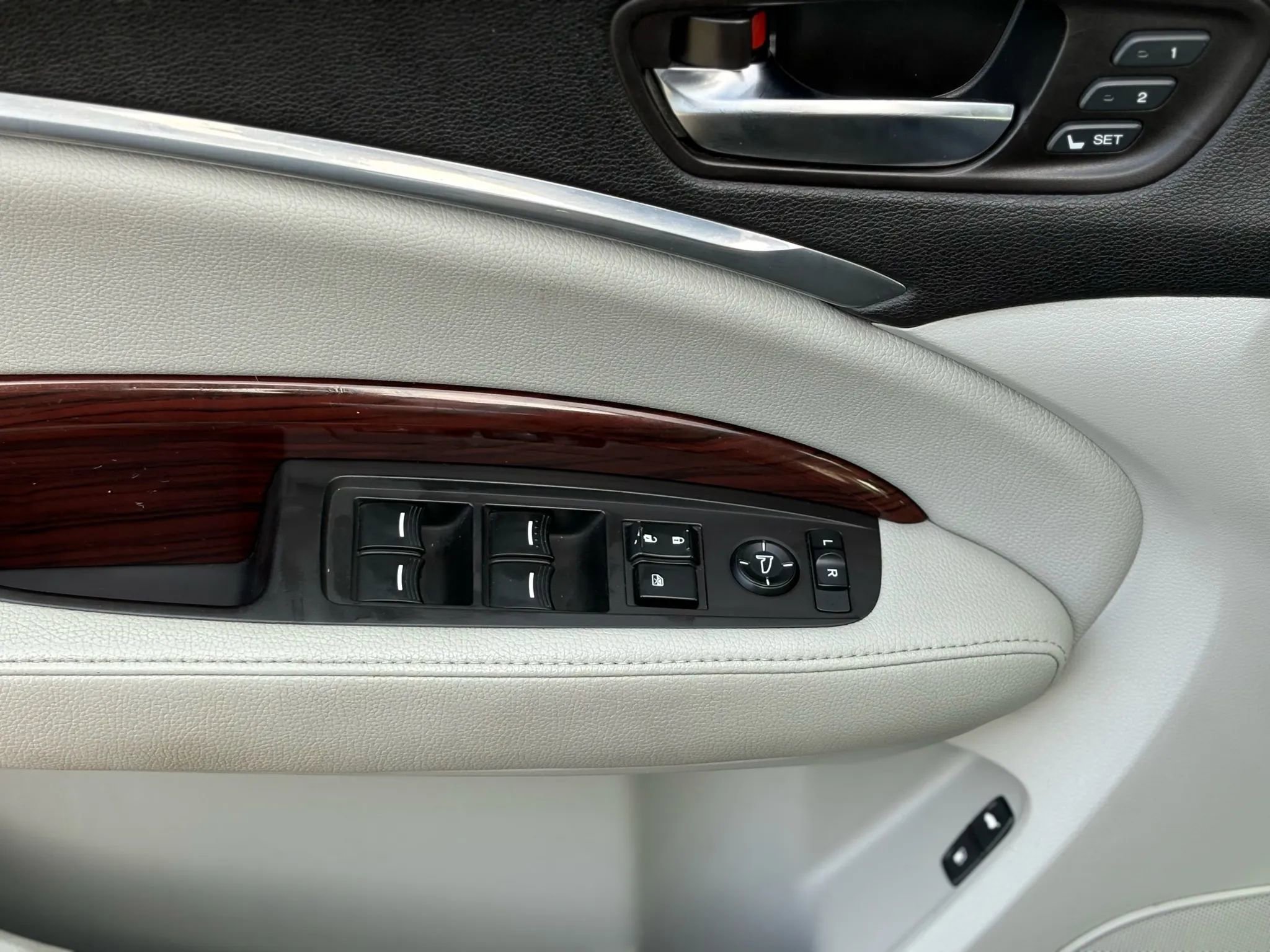 Used 2015 Acura MDX FWD image 11