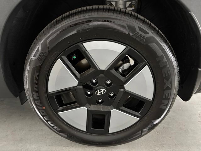 Used 2026 Hyundai Santa Fe SEL FWD image 8