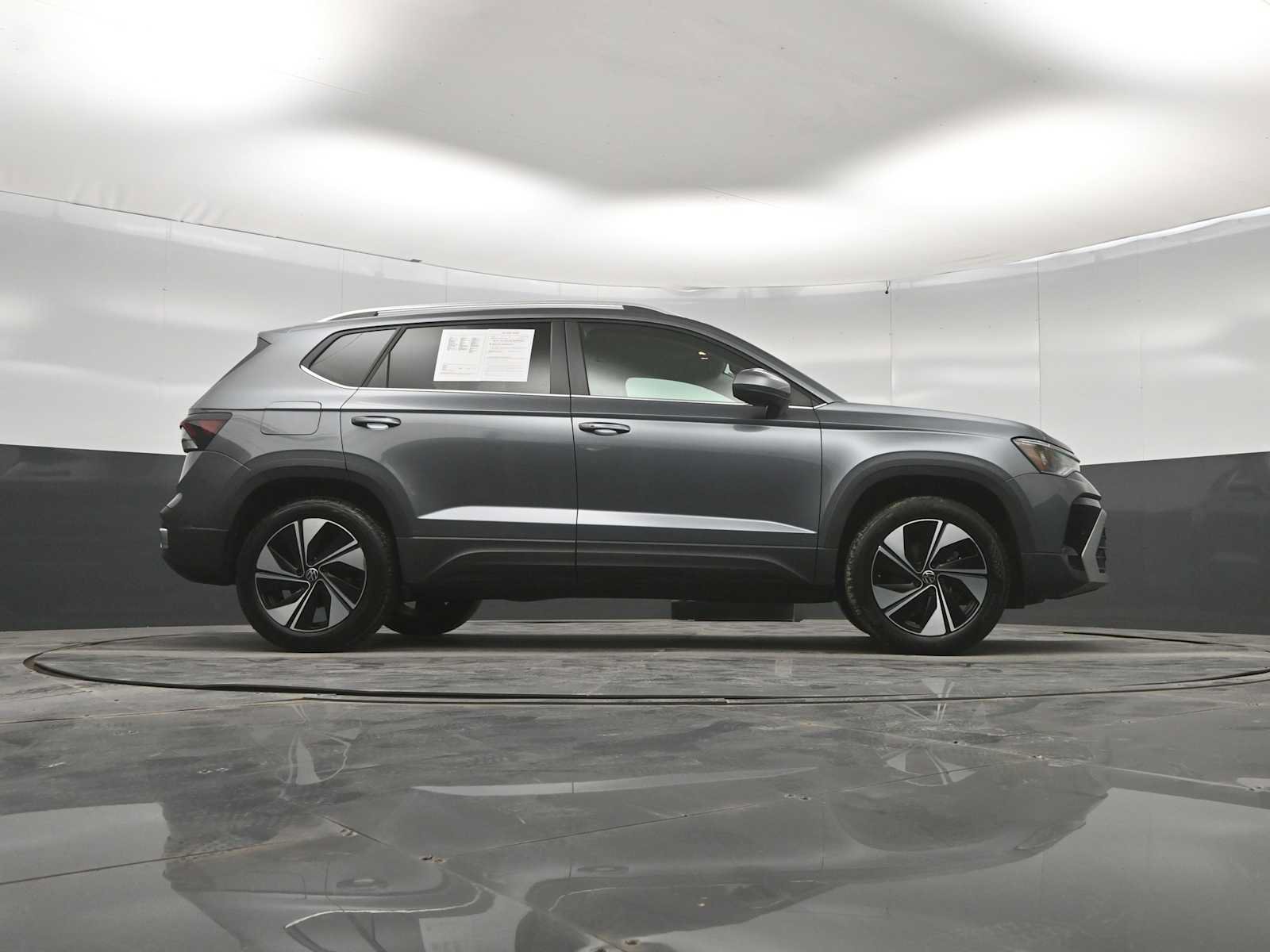 Used 2026 Volkswagen Taos SE AWD/4WD image 41
