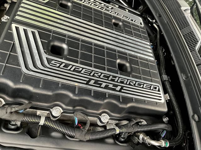 Used 2019 Chevrolet Camaro ZL1 RWD image 31