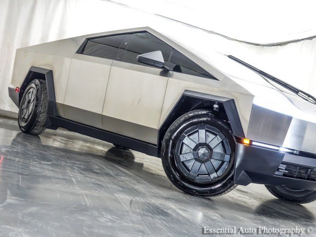 Used 2026 Tesla Cybertruck AWD Crew Cab image 4