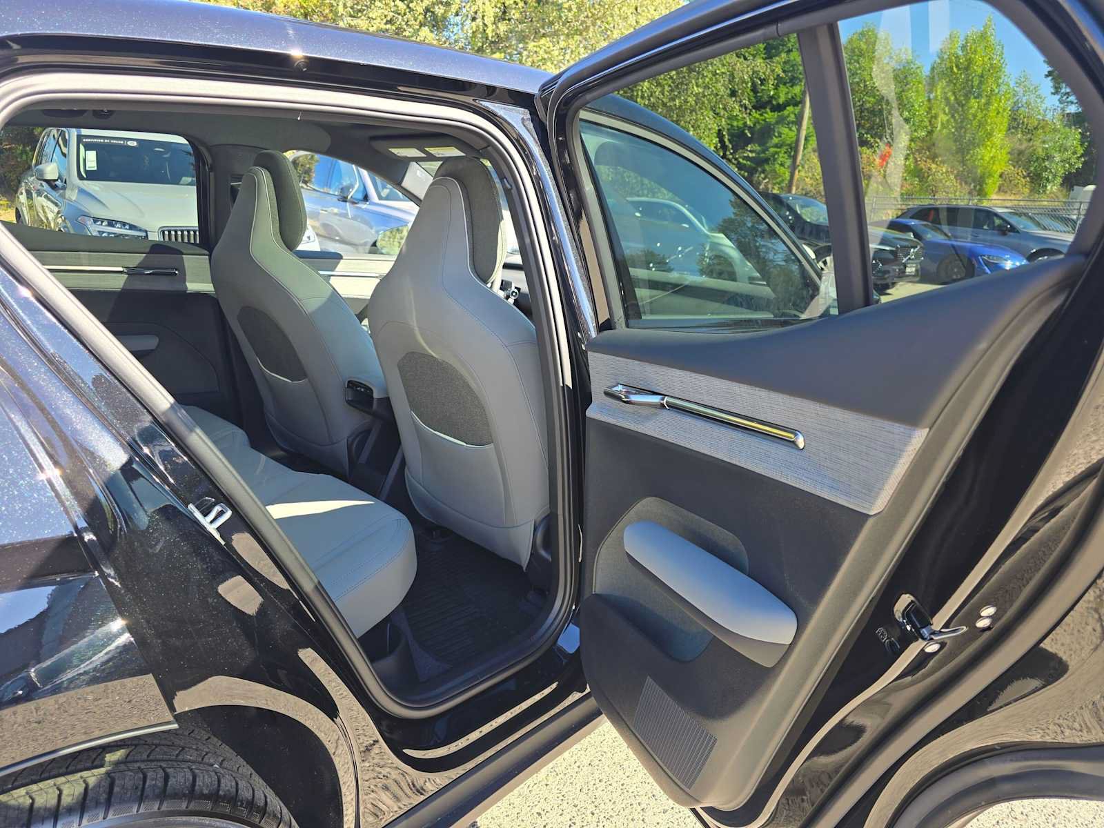 New 2026 Volvo EX30 Ultra w/ Protection Package Premier AWD/4WD image 13