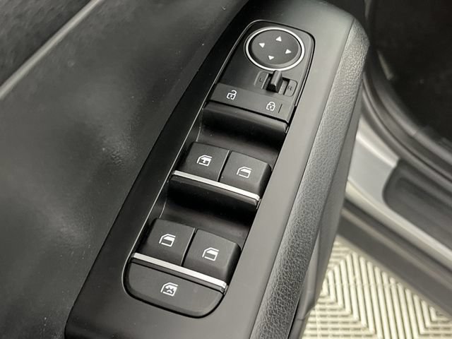 Certified 2025 Kia Soul LX w/ LX Technology Package FWD image 14