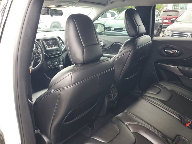 Used 2019 Jeep Cherokee Latitude Plus image 9