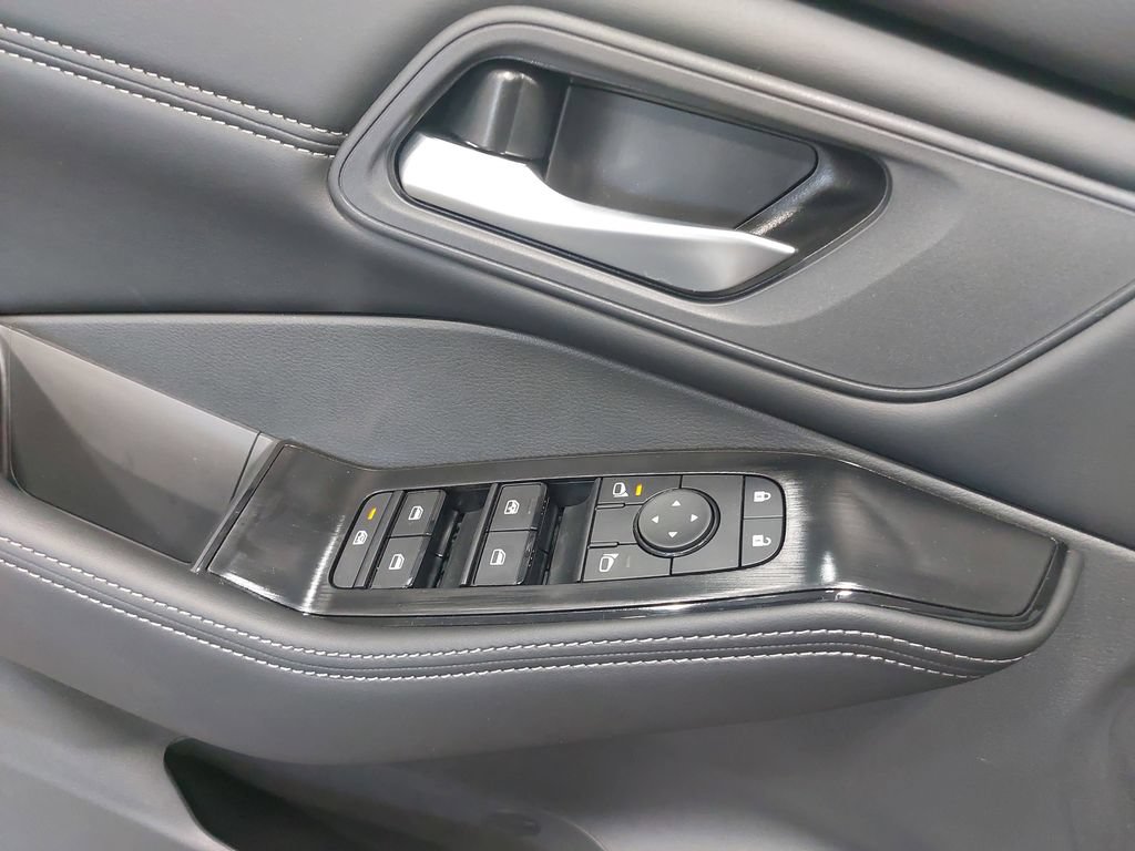 New 2026 Nissan Rogue Dark Armor AWD/4WD image 28